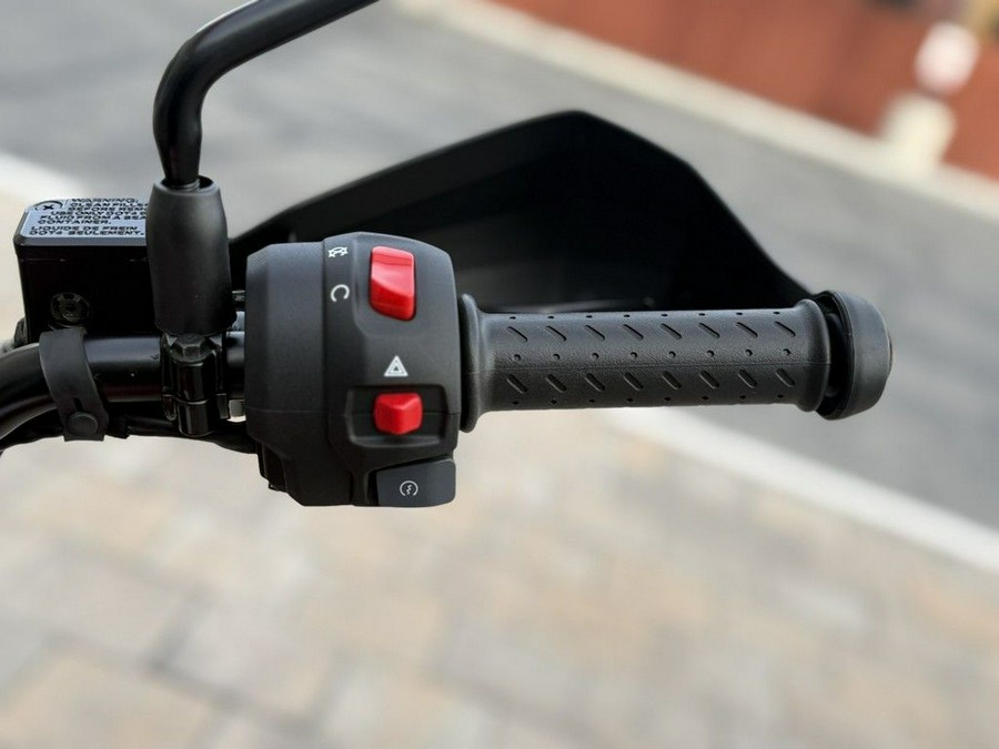 2025 Triumph Scrambler 400 X Carnival Red / Phantom Black