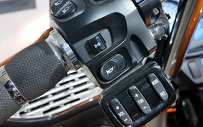 2014 Victory Motorcycles CROSS COUNTRY