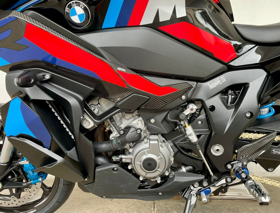 2025 BMW M1000XR
