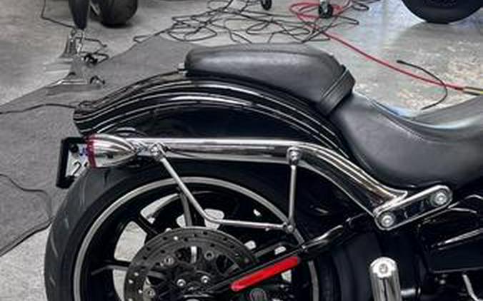 2015 Harley-Davidson® FXSB - Softail® Breakout®