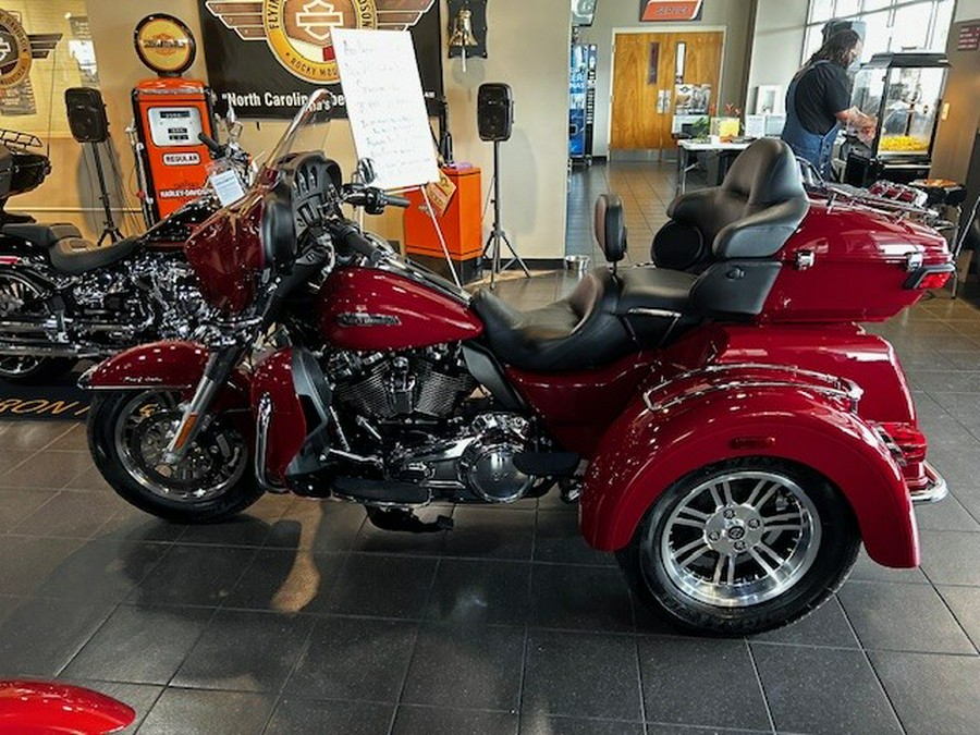 2021 Harley-Davidson Tri Glide Ultra Billiard Red