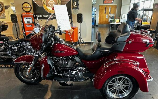 2021 Harley-Davidson Tri Glide Ultra Billiard Red