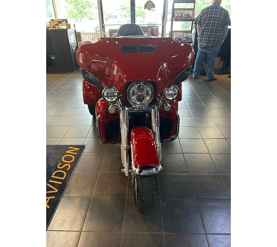 2021 Harley-Davidson Tri Glide Ultra Billiard Red