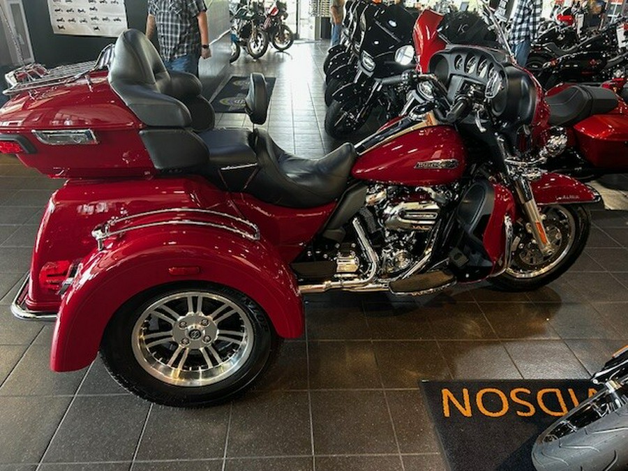 2021 Harley-Davidson Tri Glide Ultra Billiard Red