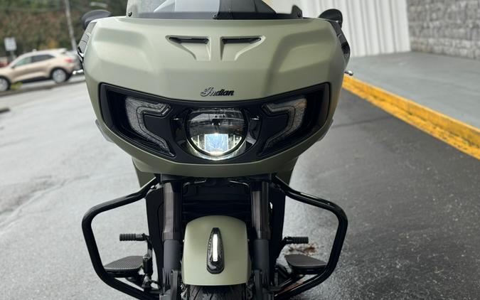 2025 Indian Motorcycle Challenger® Dark Horse® 112