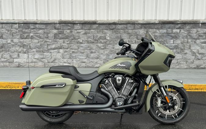 2025 Indian Motorcycle Challenger® Dark Horse® 112