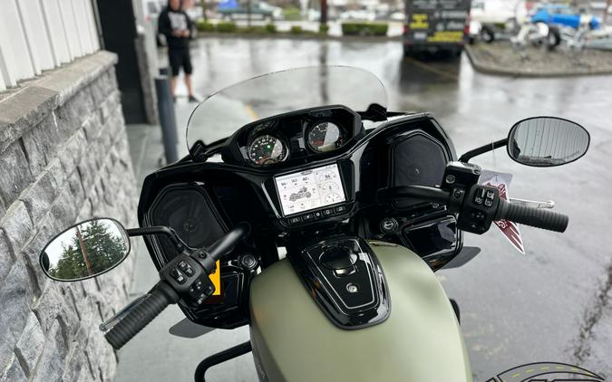 2025 Indian Motorcycle Challenger® Dark Horse® 112