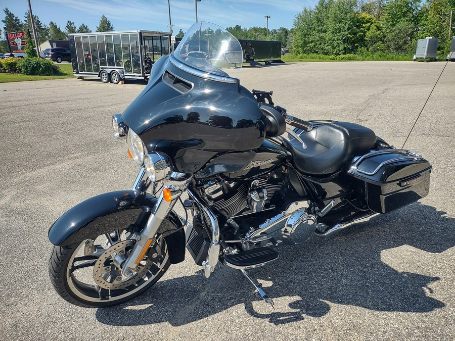 2017 Harley-Davidson® FLHX Street Glide®