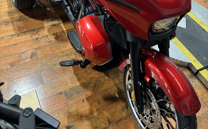 2026 Harley-Davidson Street Glide 3 Limited BRILLIANT RED W/ PINSTRIPE