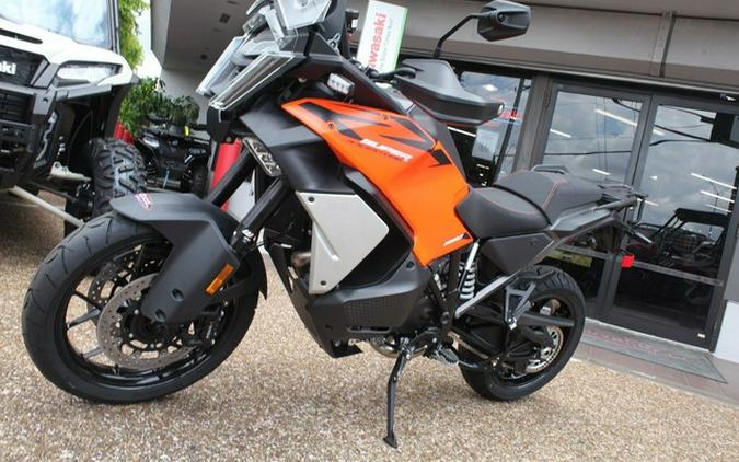 2027 KTM 1390 Super Adventure S EVO