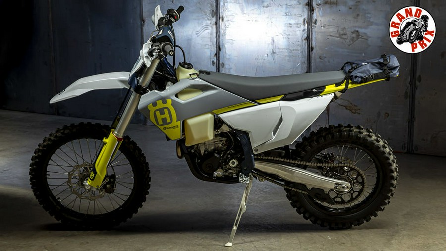 2023 Husqvarna® F2301W6