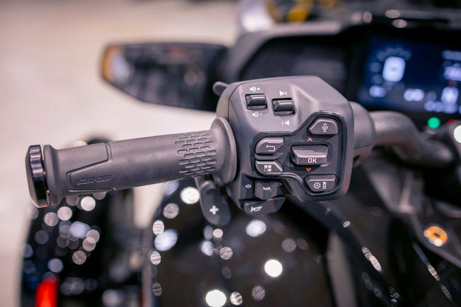 2025 Can-Am® Spyder F3 Limited Platine Wheels