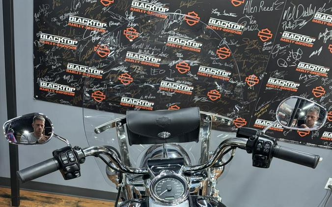 2016 Harley-Davidson Road King BLACK W/PINSTRIPE