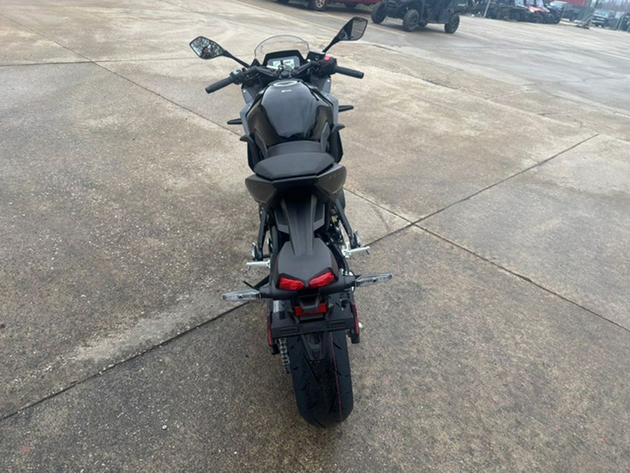 2025 Suzuki GSX-S 8R