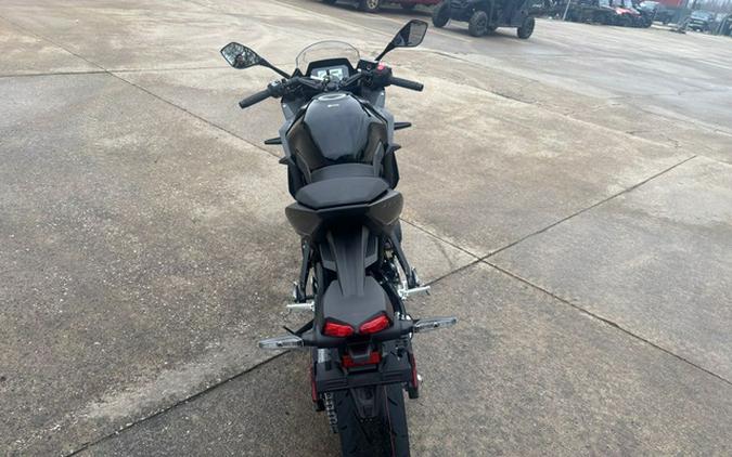 2025 Suzuki GSX-S 8R