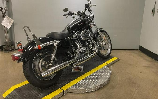 2005 Harley-Davidson® XL1200C - Sportster® Custom 1200