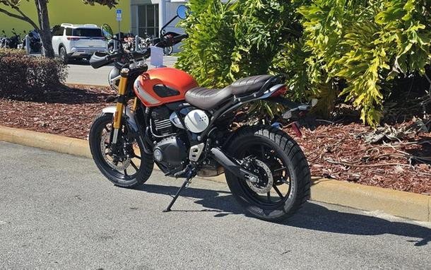 2026 Triumph Scrambler 400 X Baja Orange/Aluminium X