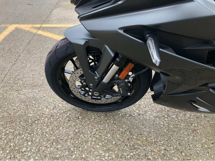 2025 Suzuki GSX-S 8R