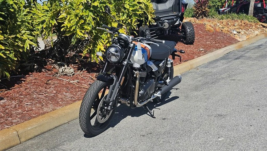 2026 Triumph Speed Twin 900 Pure White/Maui Blue/Tangerine Oran