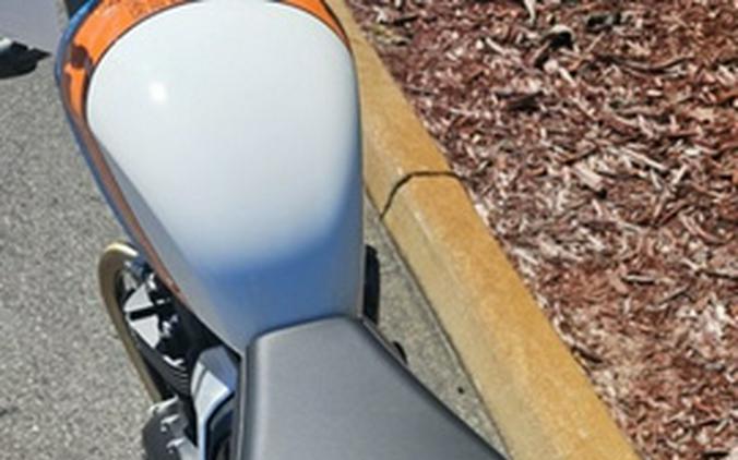 2026 Triumph Speed Twin 900 Pure White/Maui Blue/Tangerine Oran