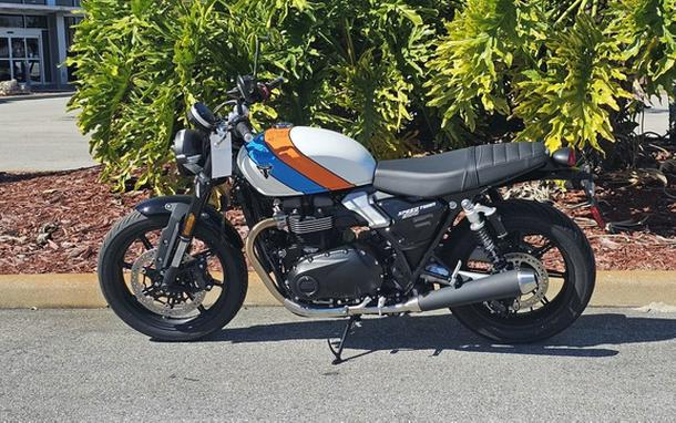 2026 Triumph Speed Twin 900 Pure White/Maui Blue/Tangerine Oran