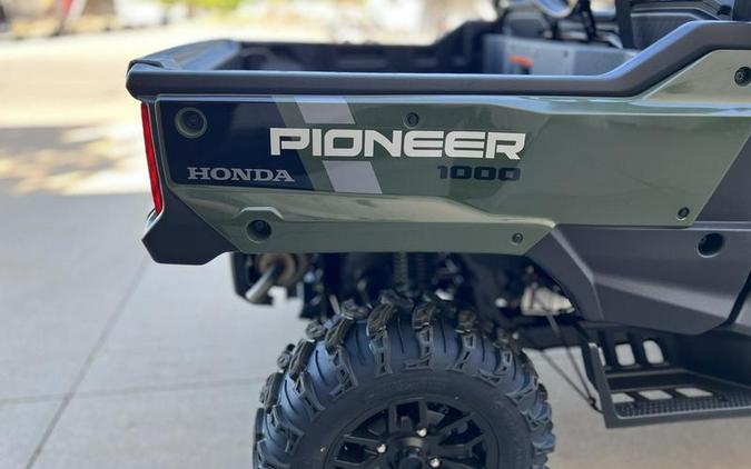 2023 Honda® Pioneer 1000-6 Deluxe Crew