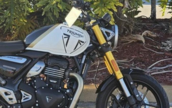 2026 Triumph Speed 400 Pearl Metallic White/Phantom Black