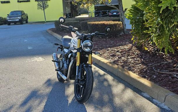 2026 Triumph Speed 400 Pearl Metallic White/Phantom Black