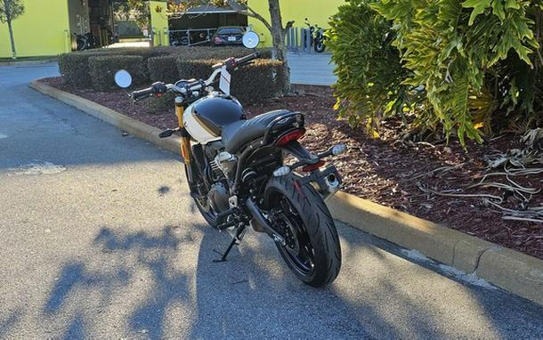 2026 Triumph Speed 400 Pearl Metallic White/Phantom Black