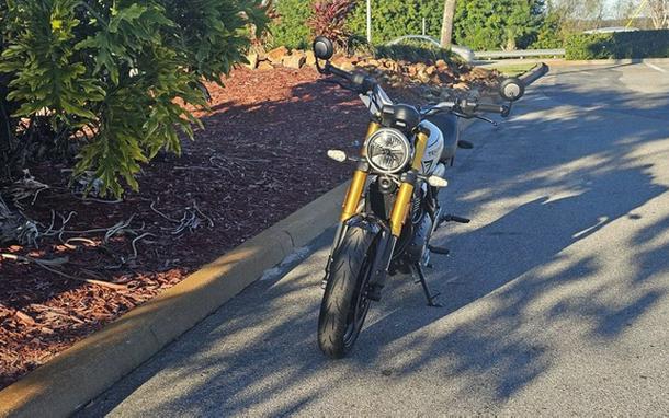 2026 Triumph Speed 400 Pearl Metallic White/Phantom Black