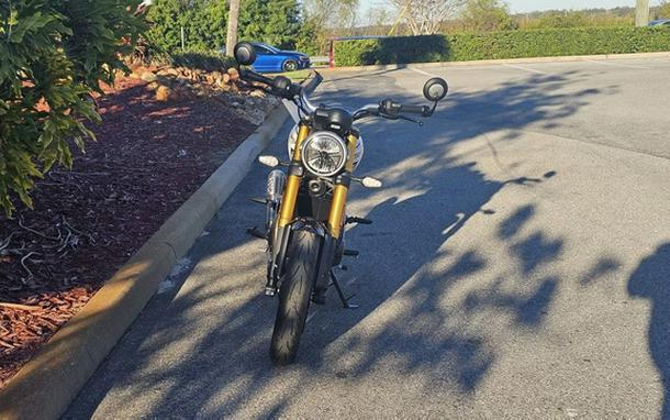 2026 Triumph Speed 400 Pearl Metallic White/Phantom Black