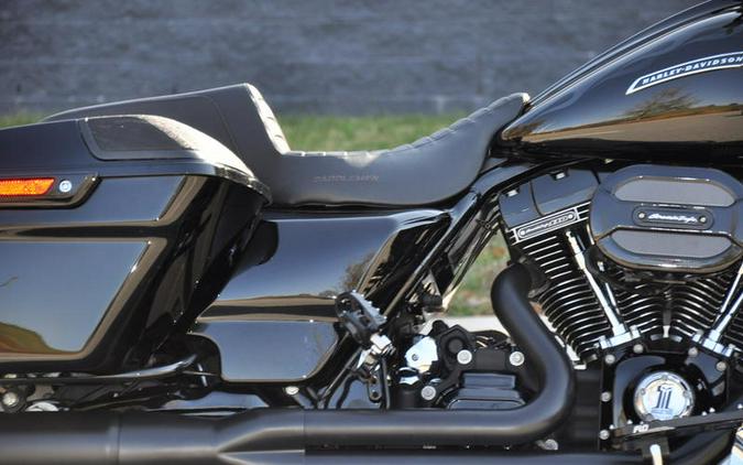 2015 Harley-Davidson® FLHXSE - CVO™ Street Glide®