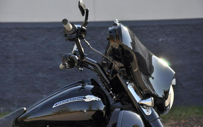 2015 Harley-Davidson® FLHXSE - CVO™ Street Glide®