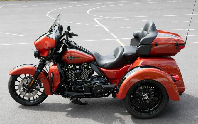 2025 Harley-Davidson Tri Glide Ultra FLHTCUTG