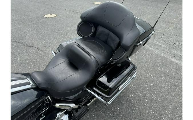 2012 ULTRA CLASSIC - Harley-Davidson®