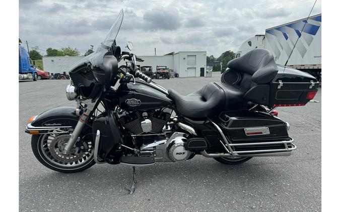 2012 ULTRA CLASSIC - Harley-Davidson®