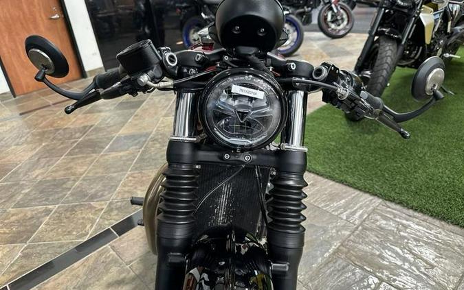 2022 Triumph Bonneville Bobber Cordovan Red