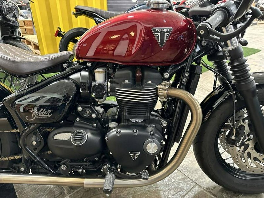 2022 Triumph Bonneville Bobber Cordovan Red