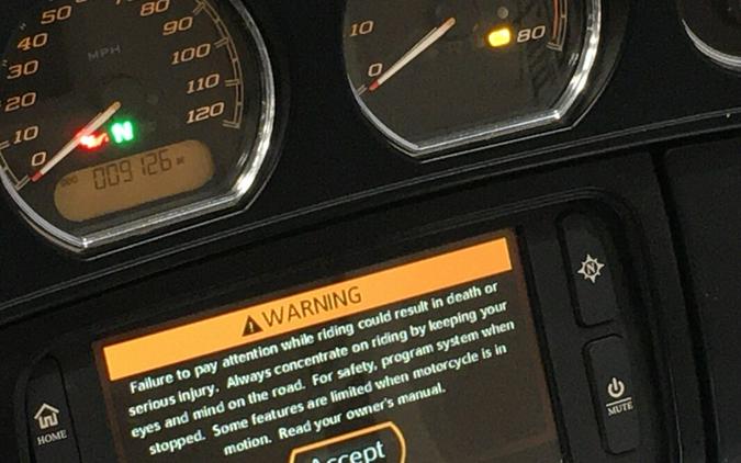 2015 Harley-Davidson® Electra Glide® Ultra Classic® Low White /Blue