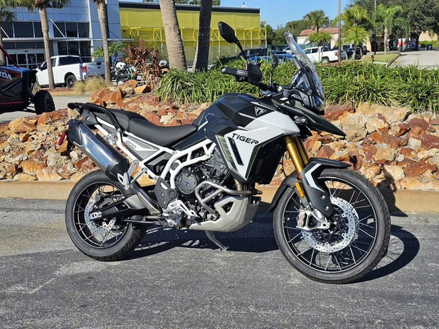 2024 Triumph Tiger 900 Rally Pro Matt Khaki Green / Matt Phanto Rally Pro