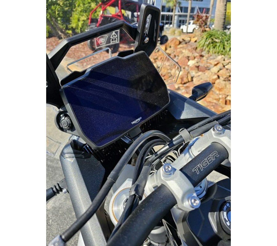 2024 Triumph Tiger 900 Rally Pro Matt Khaki Green / Matt Phanto Rally Pro