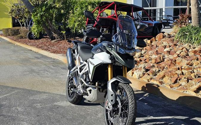 2024 Triumph Tiger 900 Rally Pro Matt Khaki Green / Matt Phanto Rally Pro