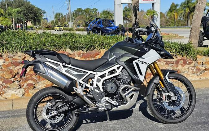 2024 Triumph Tiger 900 Rally Pro Matt Khaki Green / Matt Phanto Rally Pro