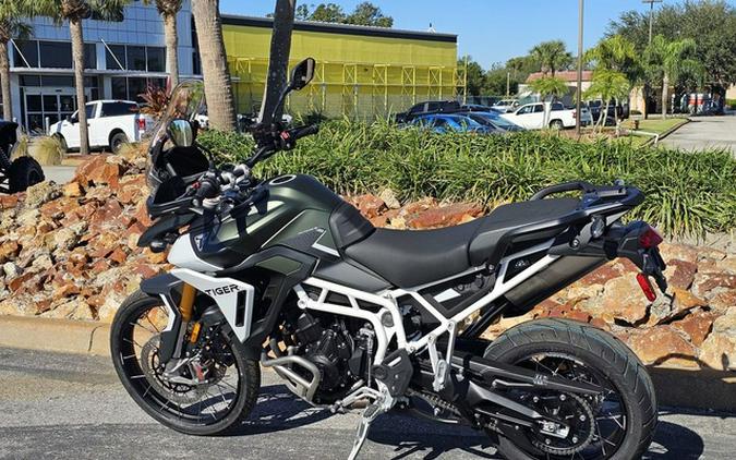 2024 Triumph Tiger 900 Rally Pro Matt Khaki Green / Matt Phanto Rally Pro