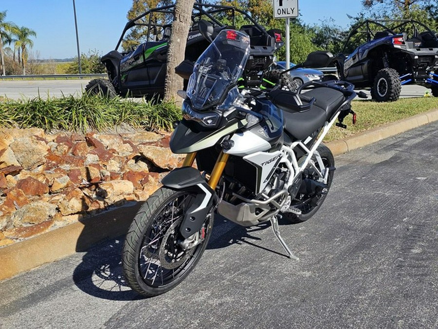 2024 Triumph Tiger 900 Rally Pro Matt Khaki Green / Matt Phanto Rally Pro