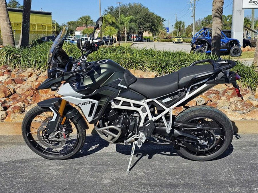 2024 Triumph Tiger 900 Rally Pro Matt Khaki Green / Matt Phanto Rally Pro
