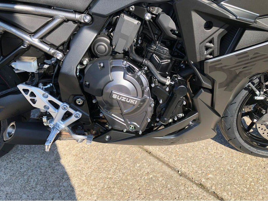 2025 Suzuki GSX-S 8R