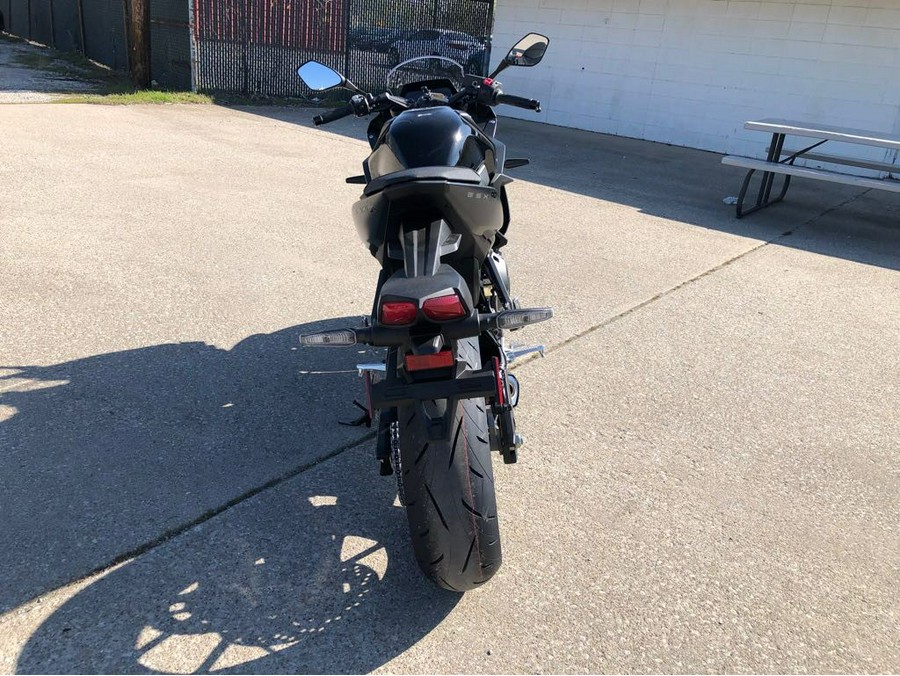 2025 Suzuki GSX-S 8R