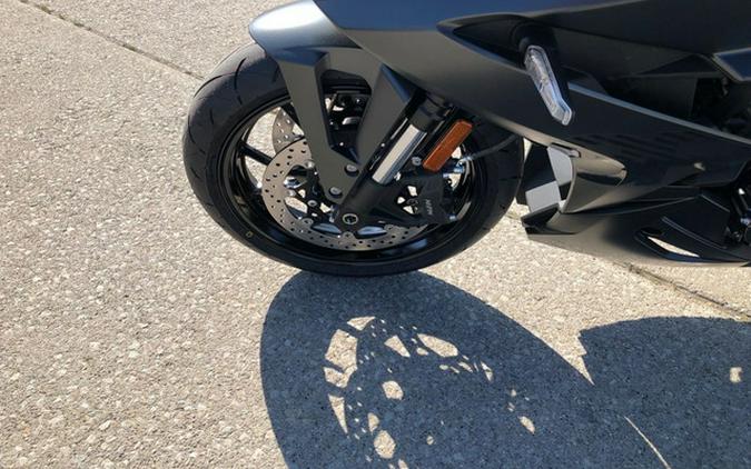 2025 Suzuki GSX-S 8R