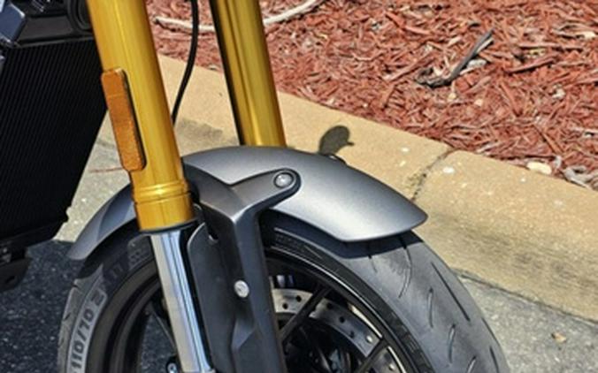 2025 Triumph Speed 400 Phantom Black / Storm Grey Carnival Red Storm Grey